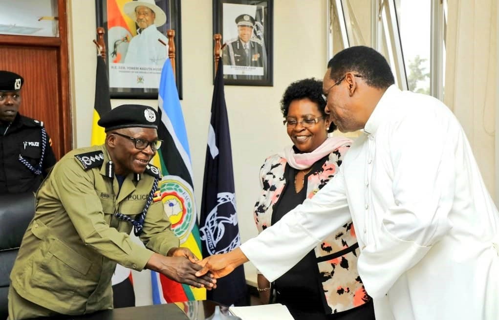 THE PARISH PRIEST VISITS THE IGP